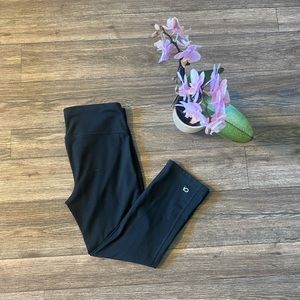 GapFit Blackout Technology Black Cropped Leggings
